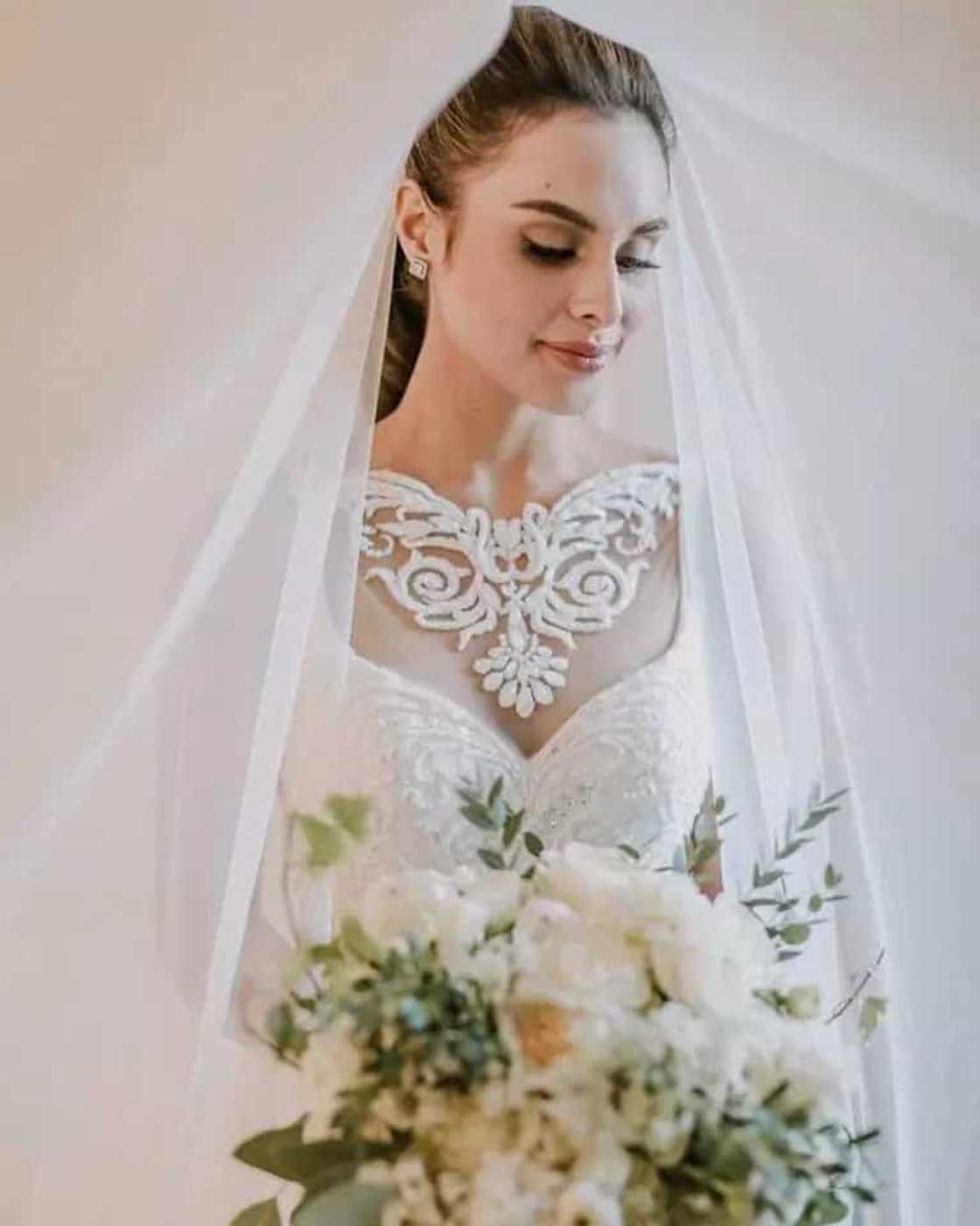 Max Collins wows guests in her Francis Libiran wedding gown Max Collins wows guests in her Francis Libiran wedding gown