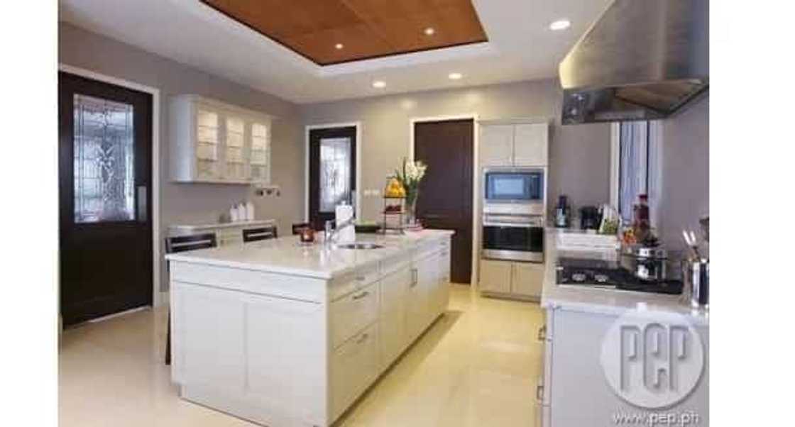 Here are epic photos of John Lloyd Cruz’s house in Antipolo and Ellen’s condo unit in Malate Here are epic photos of John Lloyd Cruz’s house in Antipolo and Ellen’s condo unit in Malate