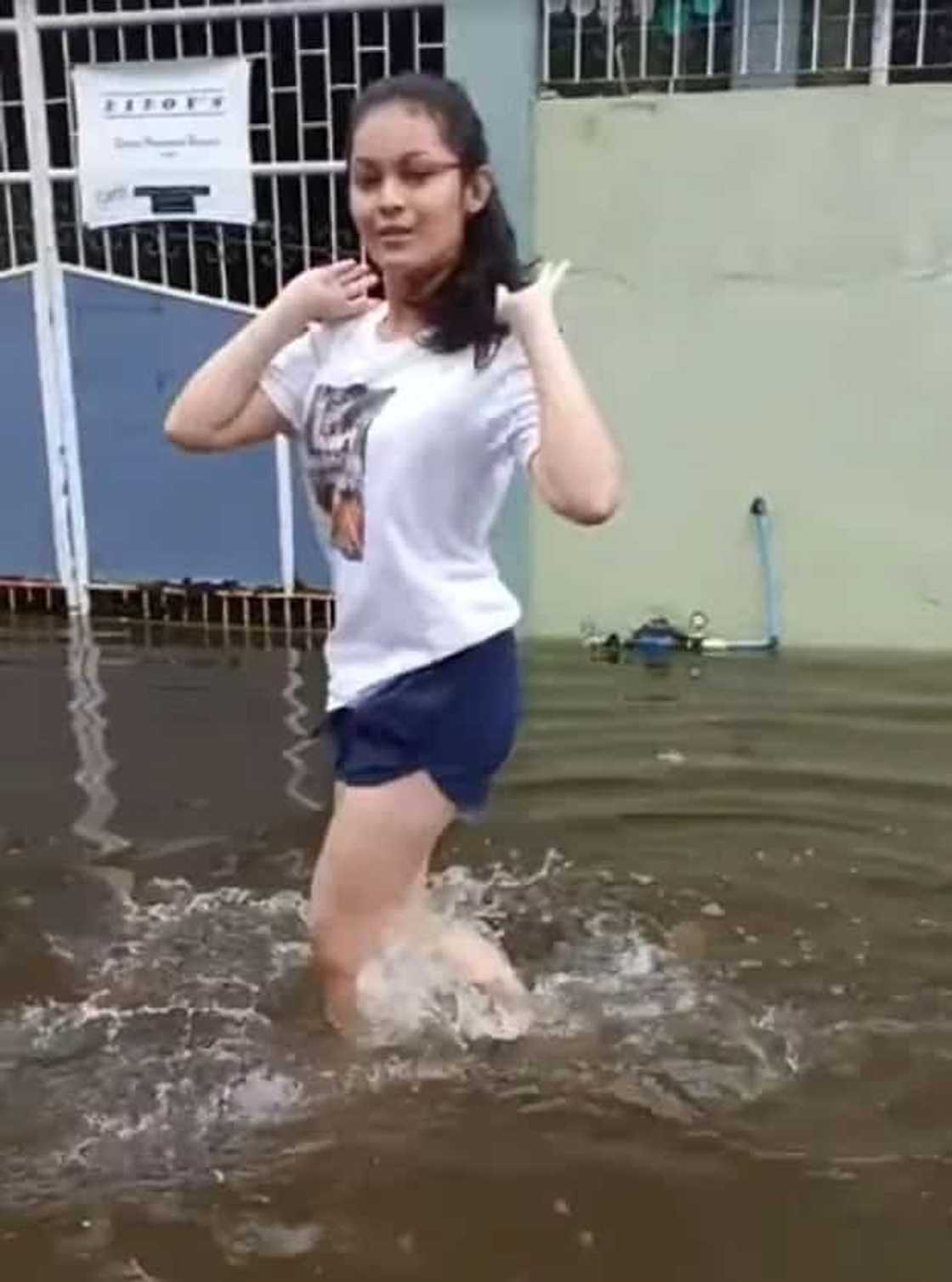 Nag-viral ang trip ni ate na sumayaw ng 'Boom Boom' sa malalim na tubig-baha