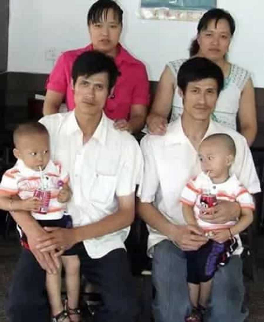 Identical twins marrying another identical twins Identical twins marrying another identical twins