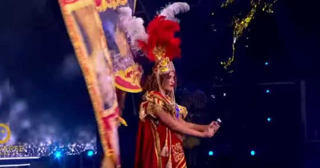 Hosts ng Miss Universe nawindang sa mga bubog ni Miss Malta sa stage