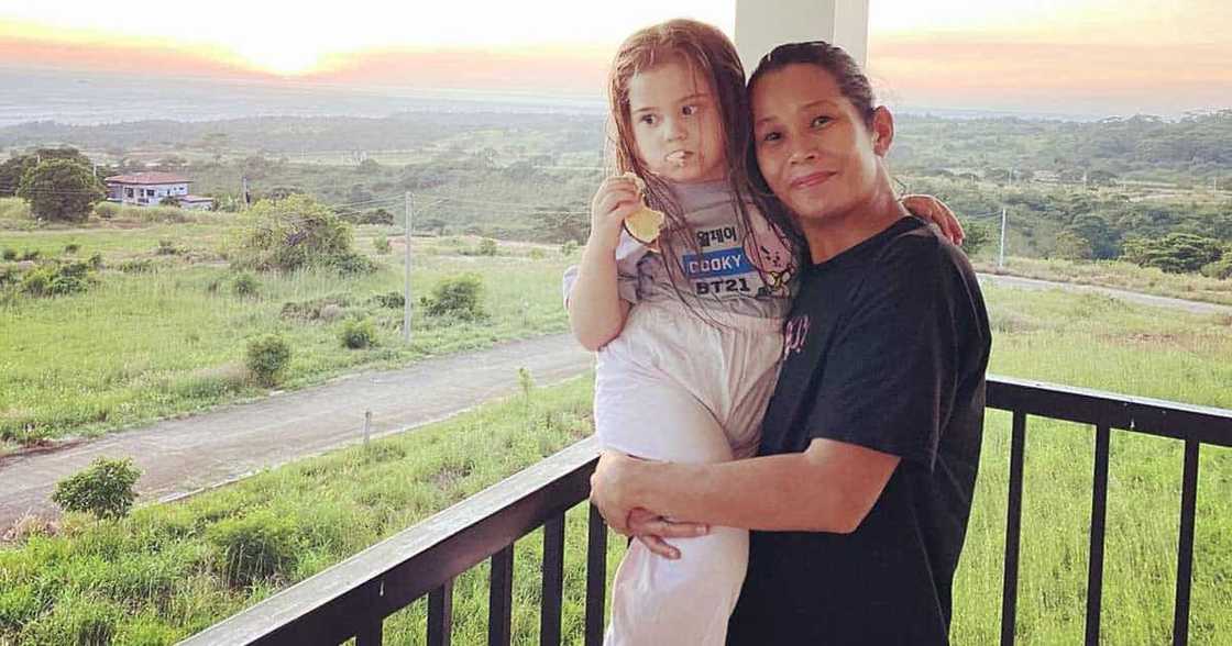 Pokwang, balak baguhin ang apelyedo ng anak niyang si Malia: “Inaasikaso na” Pokwang, balak baguhin ang apelyedo ng anak niyang si Malia: “Inaasikaso na”