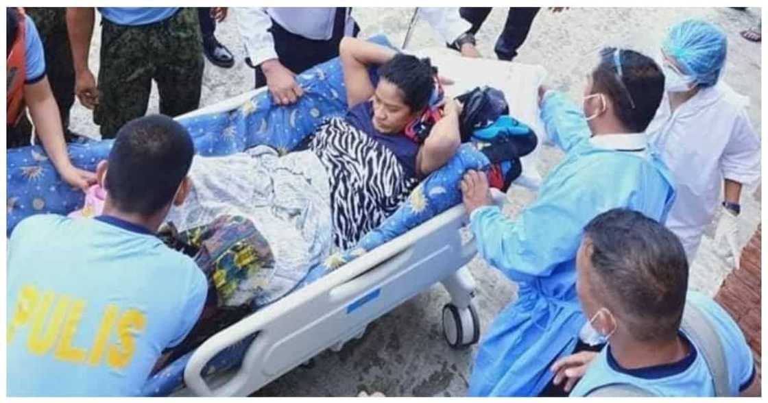 Ginang, nanganak sa kasagsagan ng rescue operations sa Tuguegarao Ginang, nanganak sa kasagsagan ng rescue operations sa Tuguegarao