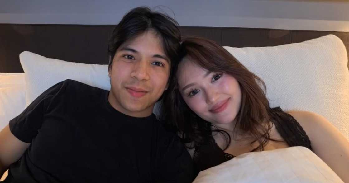 Mika Dela Cruz, emosyonal sa pagbalik sa Austria; Nash Aguas, unang beses nakilala ang pamilya nito Mika Dela Cruz, emosyonal sa pagbalik sa Austria; Nash Aguas, unang beses nakilala ang pamilya nito