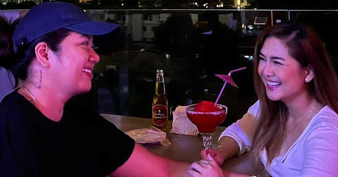 Sheryn Regis, finlex singsing na bigay ng partner na si Mel de Guia: “My heart leaps with joy and excitement” Sheryn Regis, finlex singsing na bigay ng partner na si Mel de Guia: “My heart leaps with joy and excitement”