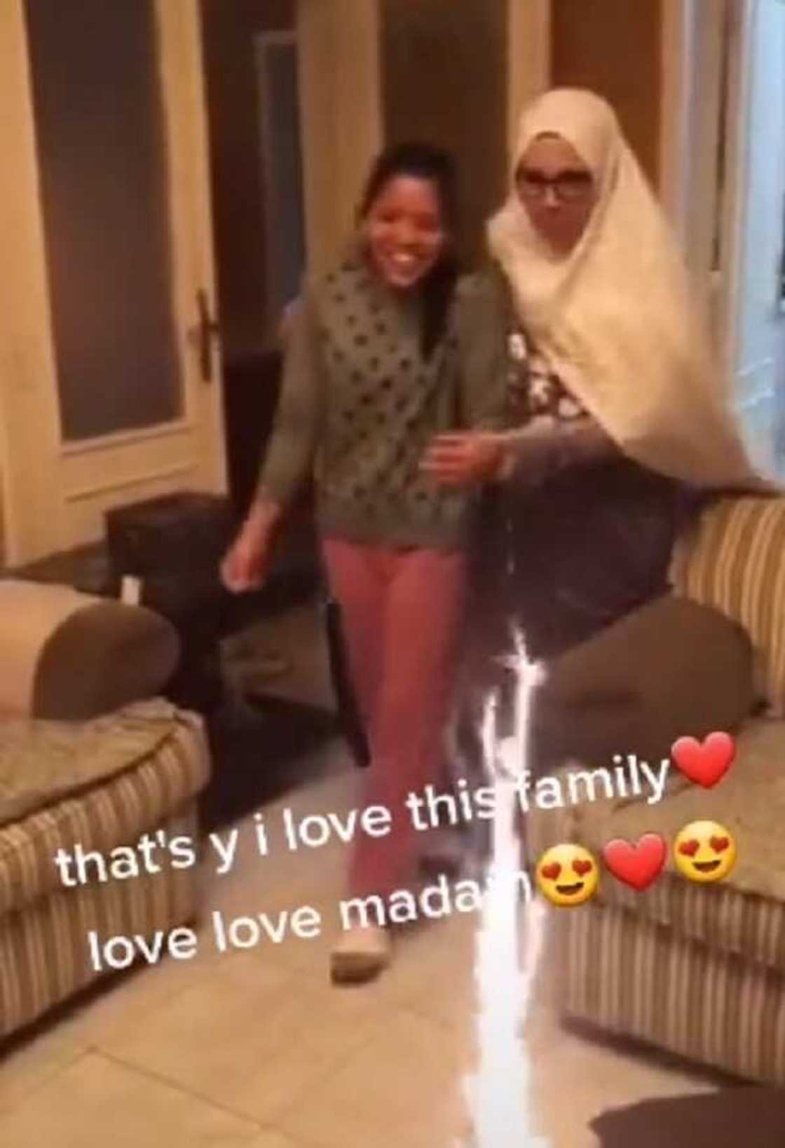 Pinay sa Saudi, naging emosyonal nang surpresahin ng mga amo sa bday niya Pinay sa Saudi, naging emosyonal nang surpresahin ng mga amo sa bday niya