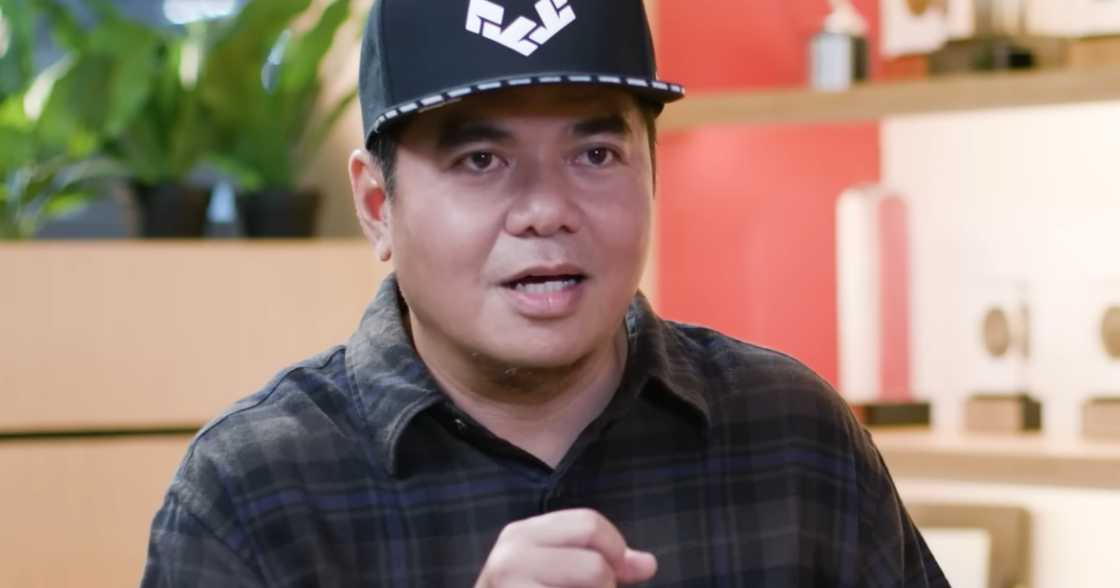 Gloc-9, aminadong pinagbawalang kantahin ang ‘Upuan’ sa ilang events, ibinahagi ang saloobin (Screenshot from i-Listen via GMA Public Affairs) Gloc-9, aminadong pinagbawalang kantahin ang ‘Upuan’ sa ilang events, ibinahagi ang saloobin (Screenshot from i-Listen via GMA Public Affairs)
