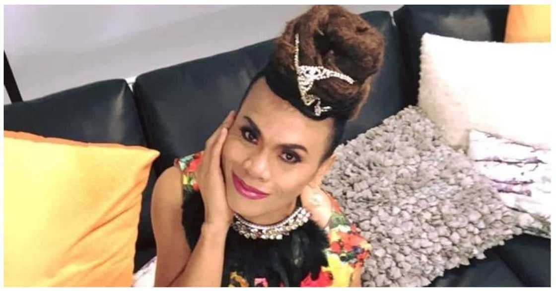 Kasamahan ni Tekla sa comedy bar, ipinagtanggol si Tekla laban sa kinakasama nito Kasamahan ni Tekla sa comedy bar, ipinagtanggol si Tekla laban sa kinakasama nito