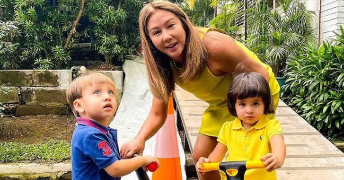 Korina Sanchez’s son Pepe gets bitten on the face by his twin sister Pilar Korina Sanchez’s son Pepe gets bitten on the face by his twin sister Pilar