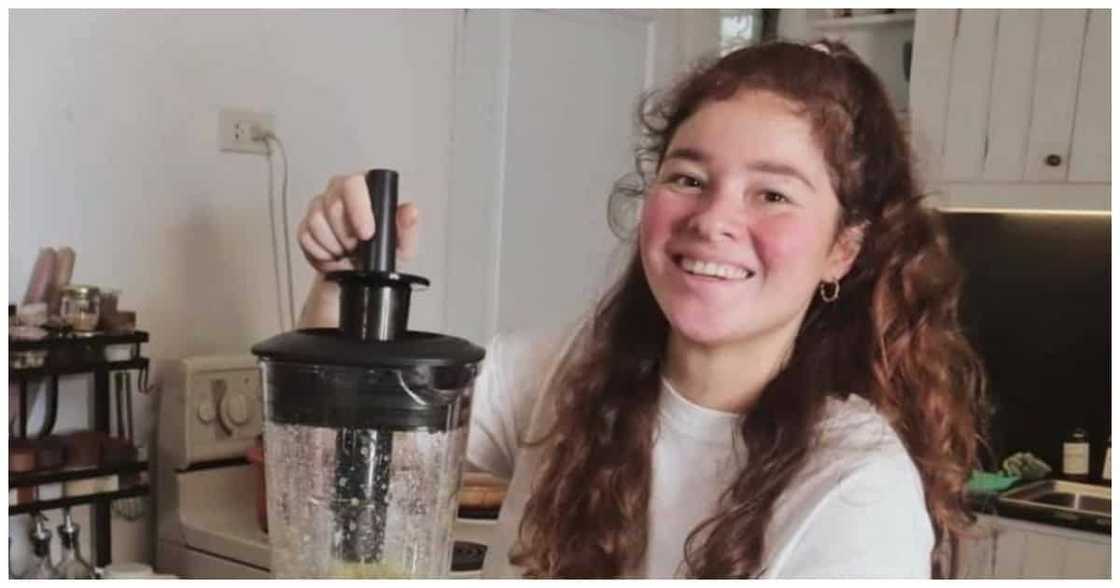 Andi Eigenmann, ibinahagi ang fitness journey kung paano siya nagbawas ng 50 pounds Andi Eigenmann, ibinahagi ang fitness journey kung paano siya nagbawas ng 50 pounds