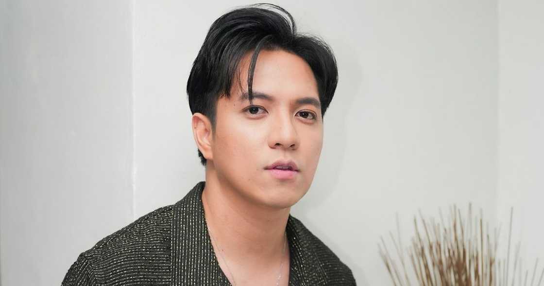 TJ Monterde, di inakalang maiikot ang mundo dala ang mga kantang nasa notebook lang niya dati TJ Monterde, di inakalang maiikot ang mundo dala ang mga kantang nasa notebook lang niya dati