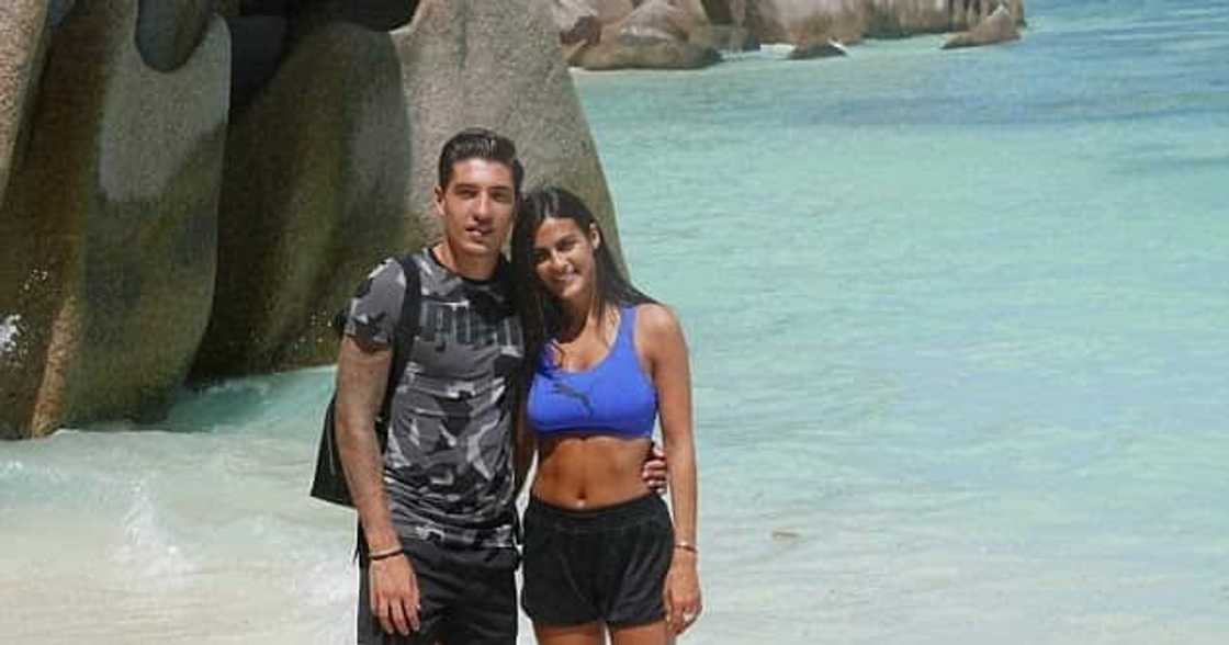 Arsenal players wives and girlfriends Arsenal players wives and girlfriends