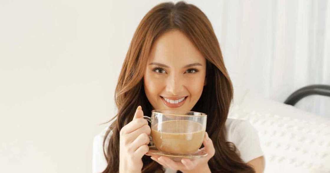 Ellen Adarna, prangkang sinagot tanong ng netizen ukol sa diamond necklace niya: “Nakalimutan ko ilang carats” Ellen Adarna, prangkang sinagot tanong ng netizen ukol sa diamond necklace niya: “Nakalimutan ko ilang carats”