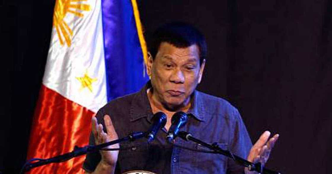 SONA ni Pres. Duterte, napuno ng palakpakan, pagpakumbaba at tawanan: “Hindi bale, ma’am, mahal pa rin kita” SONA ni Pres. Duterte, napuno ng palakpakan, pagpakumbaba at tawanan: “Hindi bale, ma’am, mahal pa rin kita”
