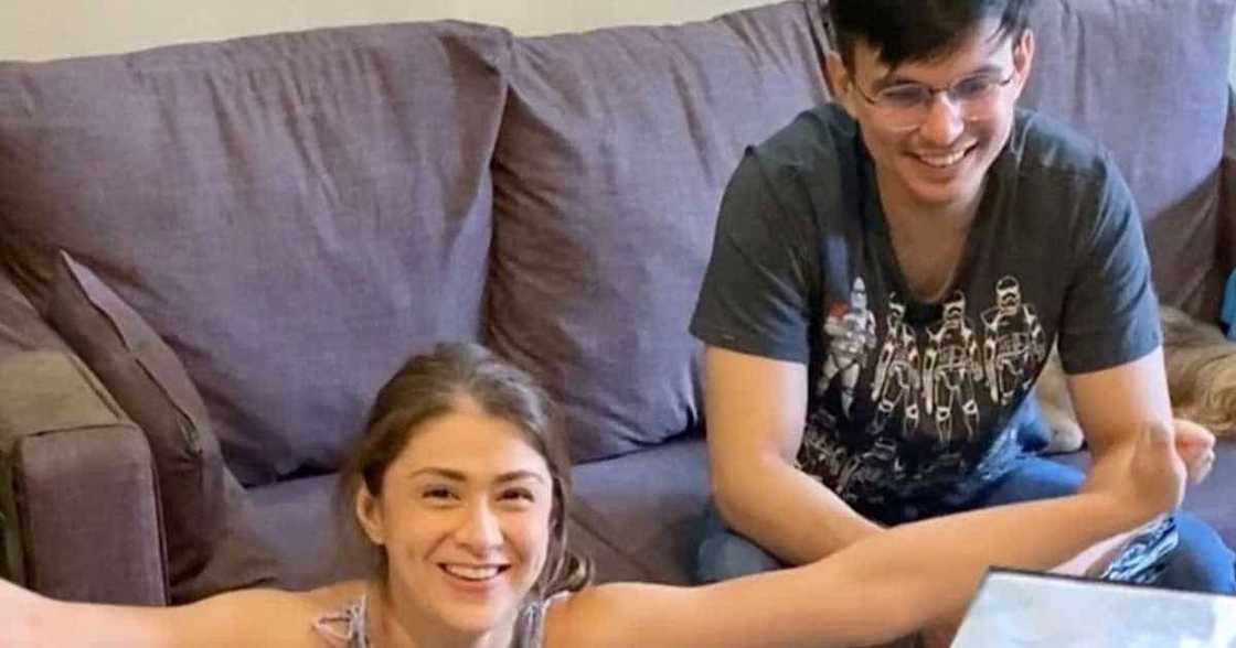 Carla Abellana, naloka nang ma-realize na wala pa siyang ID o bagong signature sa ilalim ng married name Carla Abellana, naloka nang ma-realize na wala pa siyang ID o bagong signature sa ilalim ng married name