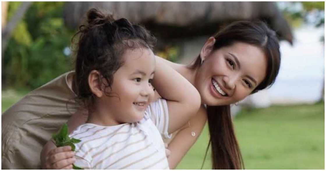 Ellen Adarna, ikinuwento ang pag-uusap nila ni Elias tungkol sa pera nito sa bangko Ellen Adarna, ikinuwento ang pag-uusap nila ni Elias tungkol sa pera nito sa bangko