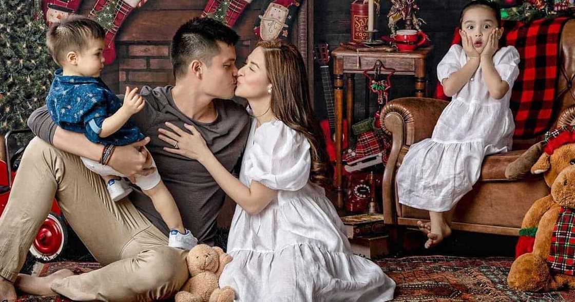 Cute video ni Zia Dantes na nanghuhugas ng mga kubyertos sa lababo, nag-viral Cute video ni Zia Dantes na nanghuhugas ng mga kubyertos sa lababo, nag-viral