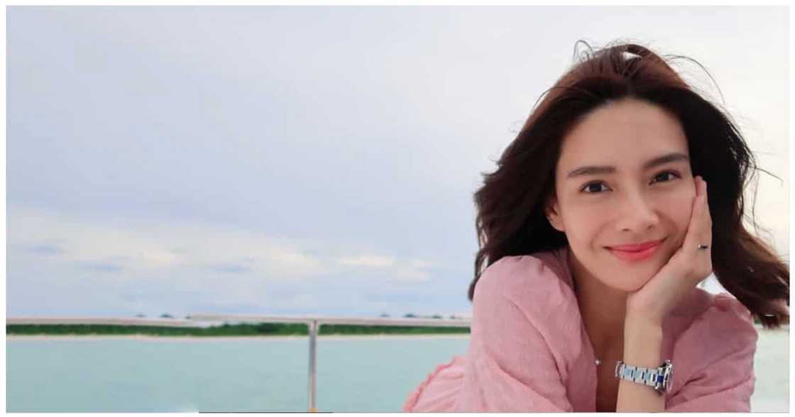 Erich Gonzales, nagbahagi ng picture niya suot ang kanyang wedding ring Erich Gonzales, nagbahagi ng picture niya suot ang kanyang wedding ring