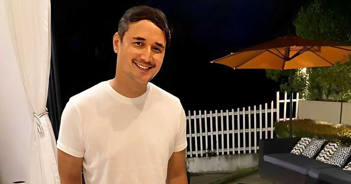 John Estrada, nag-post ng photos kasama mga anak na babae John Estrada, nag-post ng photos kasama mga anak na babae