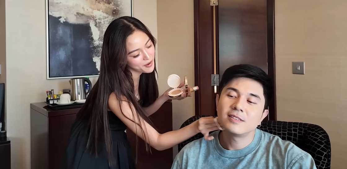 Kim Chiu, pinakilig ang fans sa Dubai vlog kasama si Paulo Avelino Kim Chiu, pinakilig ang fans sa Dubai vlog kasama si Paulo Avelino