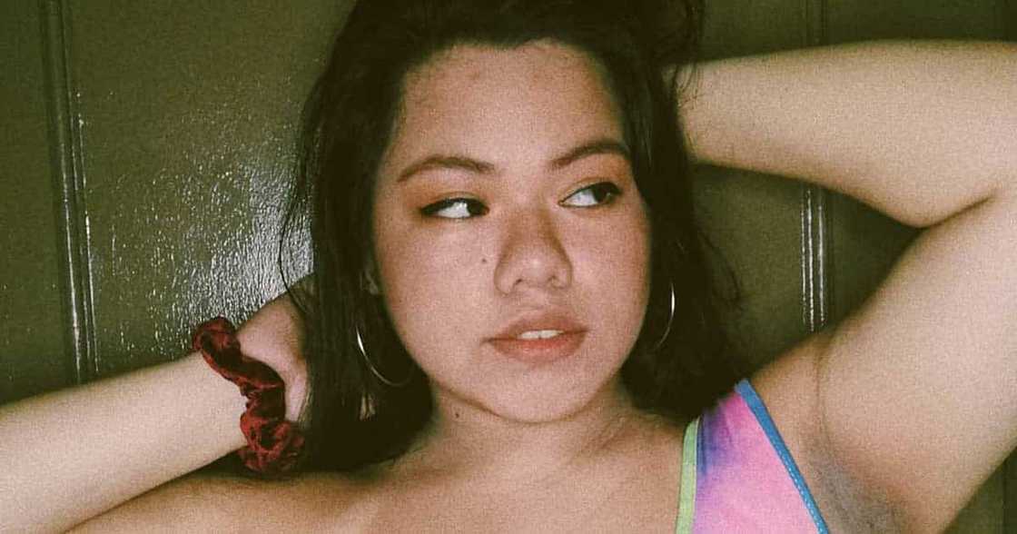 Ate gurl, nag-viral dahil sa matapang na pagpapakita ng kanyang kilikili Ate gurl, nag-viral dahil sa matapang na pagpapakita ng kanyang kilikili
