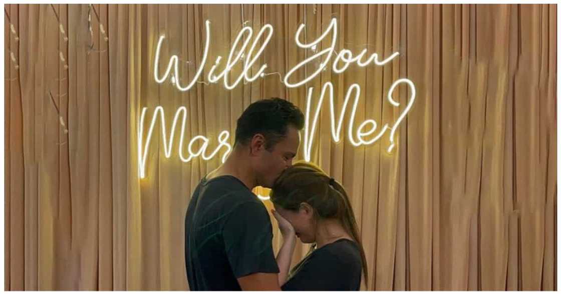 Ellen Adarna, emosyonal sa wedding proposal ni Derek Ramsay Ellen Adarna, emosyonal sa wedding proposal ni Derek Ramsay