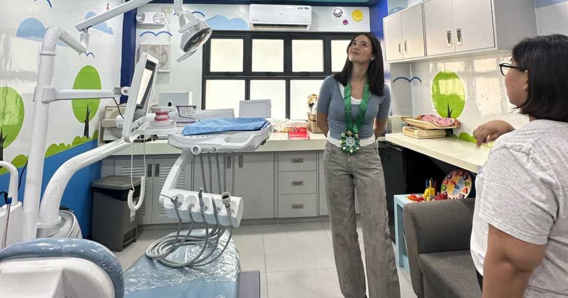 Catriona Gray naghandog ng ₱442,500 sa mga batang nangangailangan Catriona Gray naghandog ng ₱442,500 sa mga batang nangangailangan