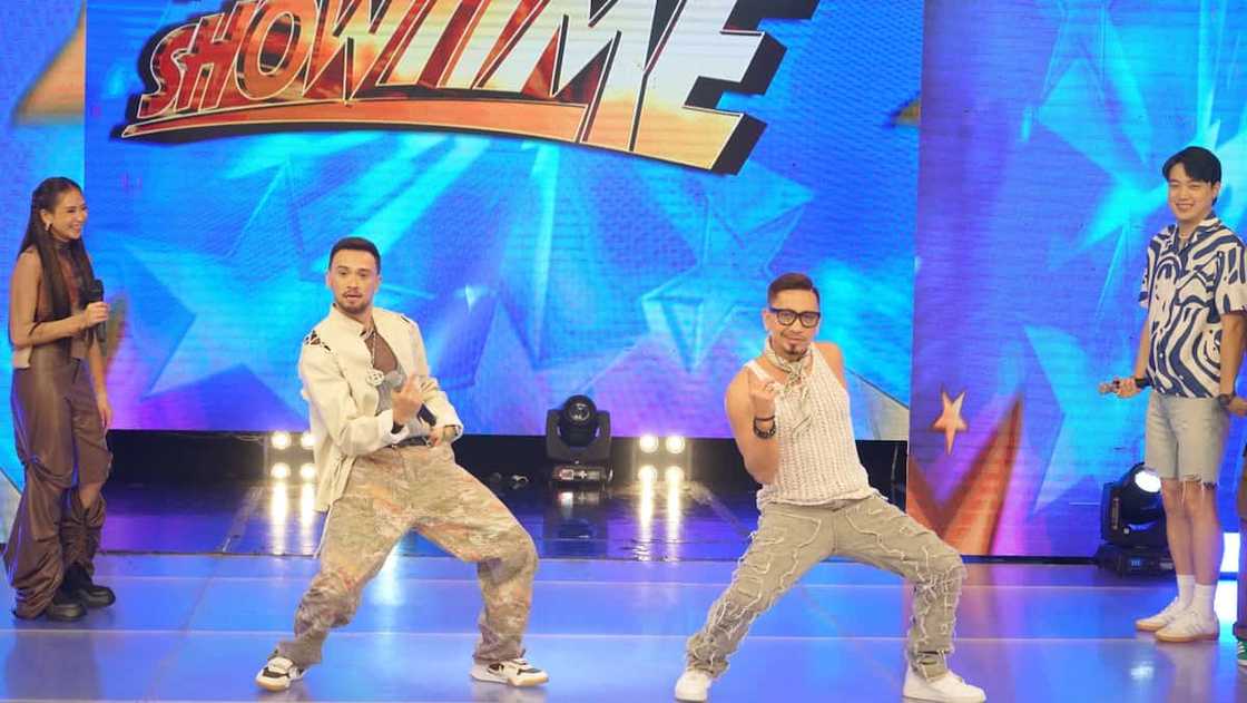 Billy Crawford at Jhong Hilario, ibinida ang kanilang walang kupas na dance moves Billy Crawford at Jhong Hilario, ibinida ang kanilang walang kupas na dance moves