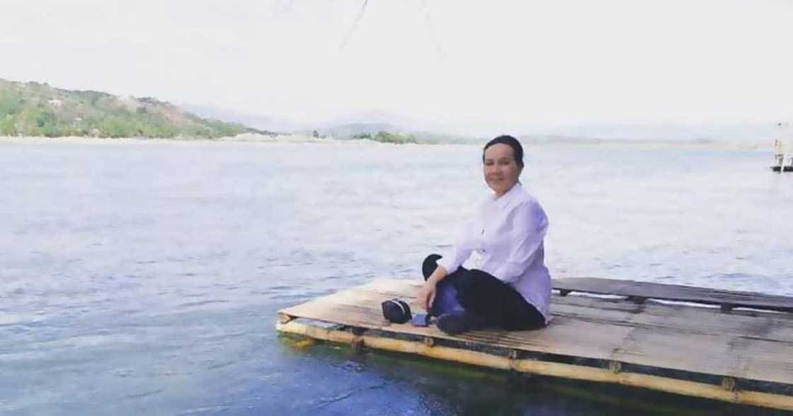 Senator Grace Poe, nagpasalamat sa mga artistang dumalo sa burol ng yumaong ina na si Susan Roces Senator Grace Poe, nagpasalamat sa mga artistang dumalo sa burol ng yumaong ina na si Susan Roces