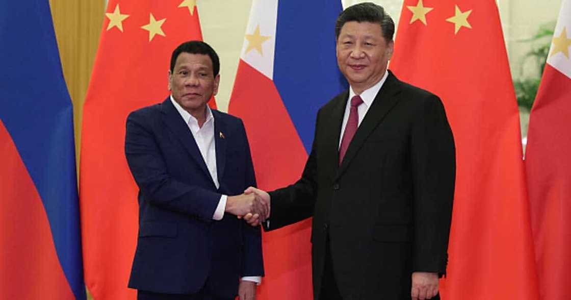 President Duterte, hindi raw makikipag-away sa China: “May utang na loob kami. Malaki ang utang na loob” President Duterte, hindi raw makikipag-away sa China: “May utang na loob kami. Malaki ang utang na loob”