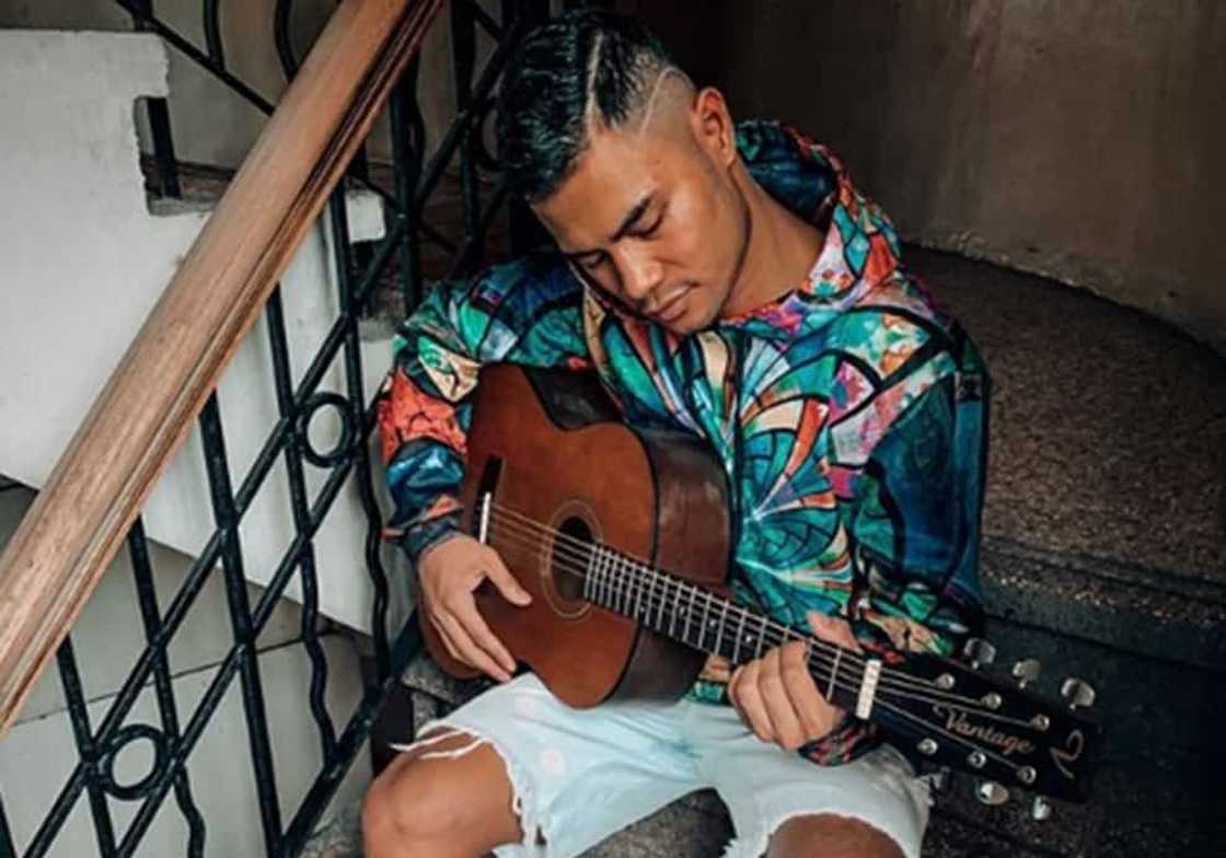 Bugoy Drilon addresses speculation that he is also banned from ABS-CBN Bugoy Drilon addresses speculation that he is also banned from ABS-CBN