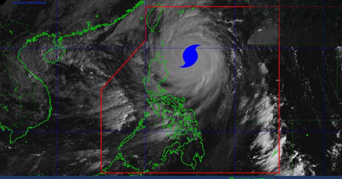 Super Typhoon Leon, nakaamba sa Northern Luzon; malakas na hangin at ulan, inaasahan Super Typhoon Leon, nakaamba sa Northern Luzon; malakas na hangin at ulan, inaasahan