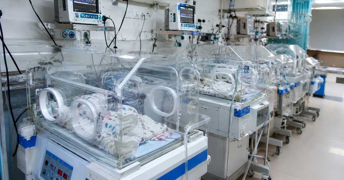 Anim na sanggol nasawi sa loob ng ospital ward sa Dhaka, Bangladesh Anim na sanggol nasawi sa loob ng ospital ward sa Dhaka, Bangladesh