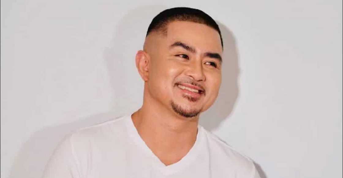 Joel Mondina aka Pambansang Kolokoy, umalma: "Alam mo ba yung salitang "move on?" Joel Mondina aka Pambansang Kolokoy, umalma: "Alam mo ba yung salitang "move on?"