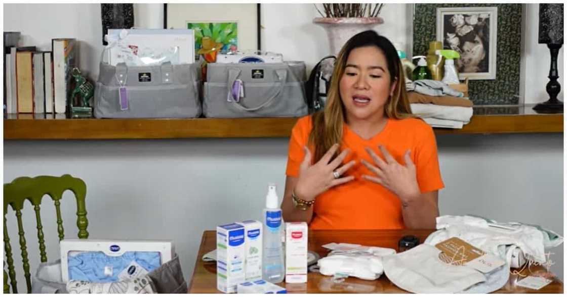 Angeline Quinto, kasama ang make up kit sa kanyang hospital bag Angeline Quinto, kasama ang make up kit sa kanyang hospital bag