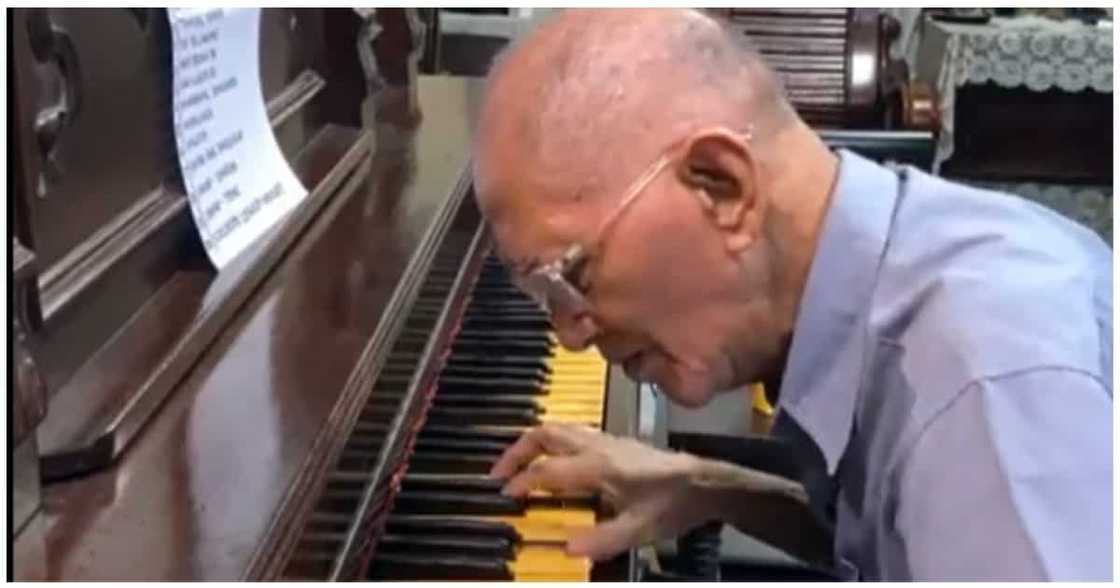 72-anyos na pianist sa mall, halos 2 oras nag-online show para sa kanyang mga gamot 72-anyos na pianist sa mall, halos 2 oras nag-online show para sa kanyang mga gamot