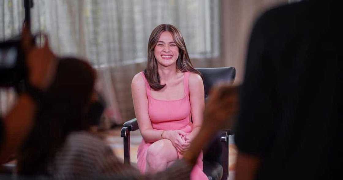 Photo ni Bea Alonzo na bitbit ang LV luggage niya, viral Photo ni Bea Alonzo na bitbit ang LV luggage niya, viral