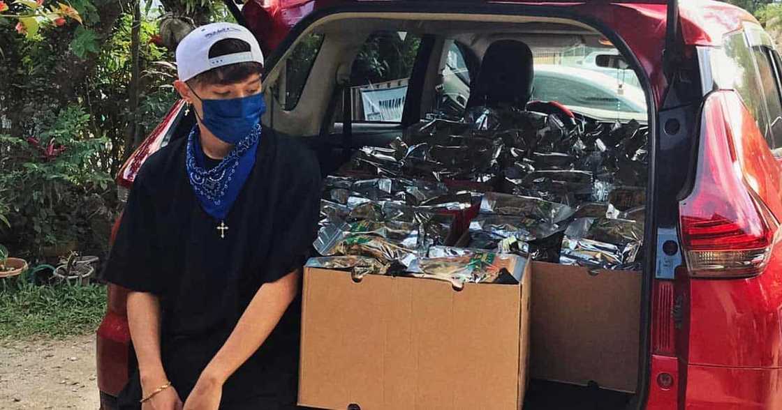 17-anyos na taga-Cavite na kumikita ng P150K kada buwan dahil sa kanyang negosyong kangkong chips, viral 17-anyos na taga-Cavite na kumikita ng P150K kada buwan dahil sa kanyang negosyong kangkong chips, viral