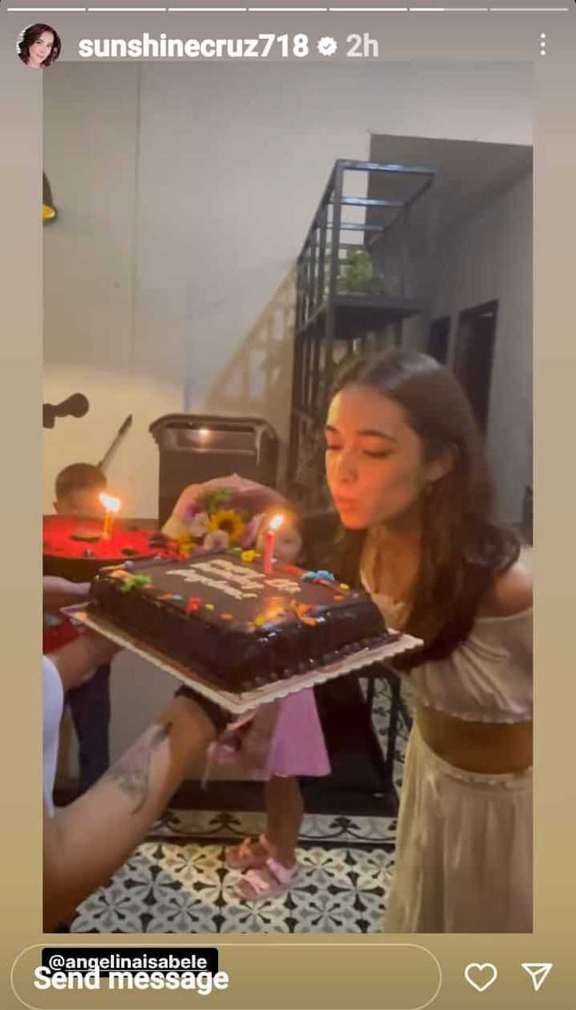 Sunshine Cruz ipinasilip ang birthday party ng anak na si Angelina Sunshine Cruz ipinasilip ang birthday party ng anak na si Angelina