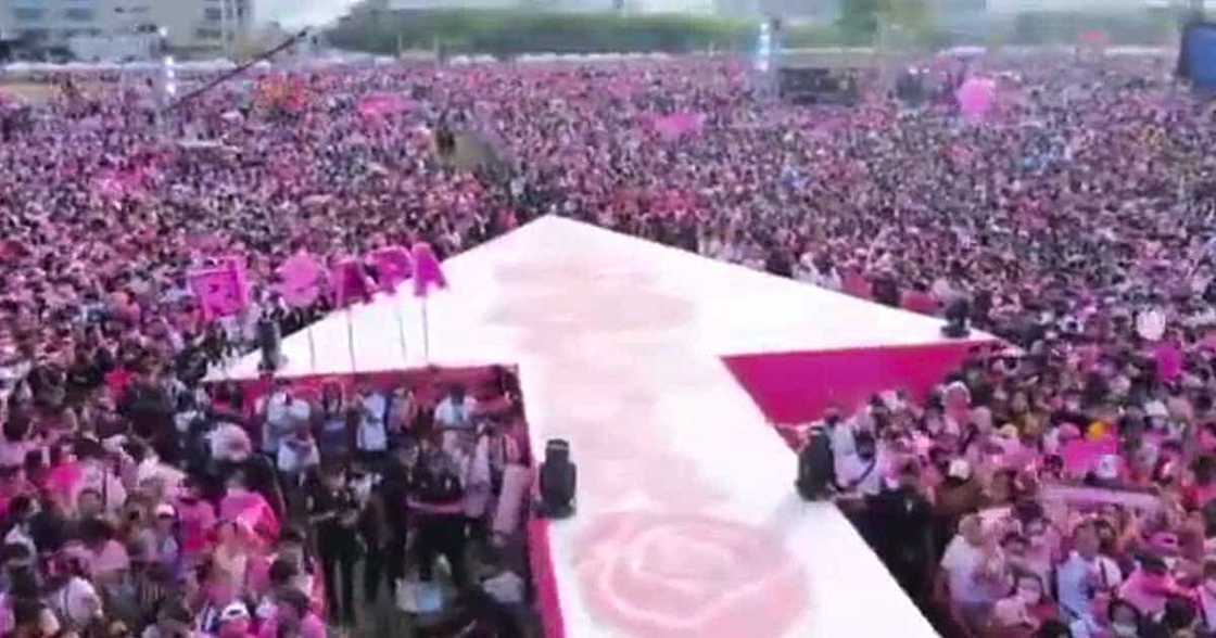 Drone shot sa hapon ng Ceboom grand rally ni VP Leni at Sen. Kiko, viral Drone shot sa hapon ng Ceboom grand rally ni VP Leni at Sen. Kiko, viral