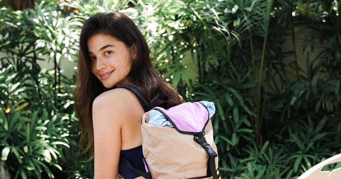 Anne Curtis, nagdeklara ng pagsuporta kay VP Leni para pagka-pangulo: “Ang pangarap ko… Ilaw sa ating tahanan” Anne Curtis, nagdeklara ng pagsuporta kay VP Leni para pagka-pangulo: “Ang pangarap ko… Ilaw sa ating tahanan”