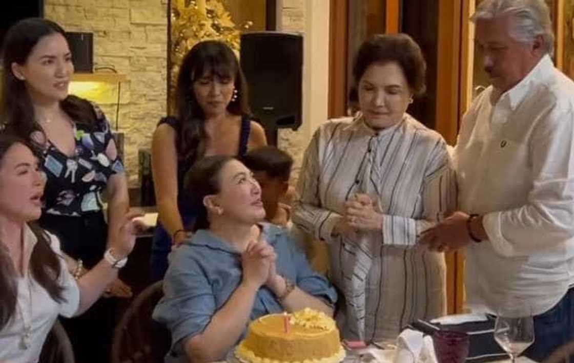 Cristy Fermin sa b-day dinner ni Sharon Cuneta sa kina Tito Sotto, Helen Gamboa: “Wala pa rin si Sen. Kiko?” Cristy Fermin sa b-day dinner ni Sharon Cuneta sa kina Tito Sotto, Helen Gamboa: “Wala pa rin si Sen. Kiko?”