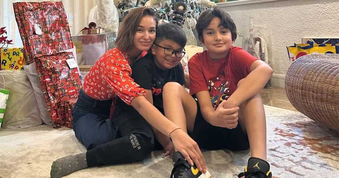 Ama ni Sarah Lahbati, ipinasilip ang ATV ride experience nina Zion at Kai Gutierrez sa Bohol Ama ni Sarah Lahbati, ipinasilip ang ATV ride experience nina Zion at Kai Gutierrez sa Bohol