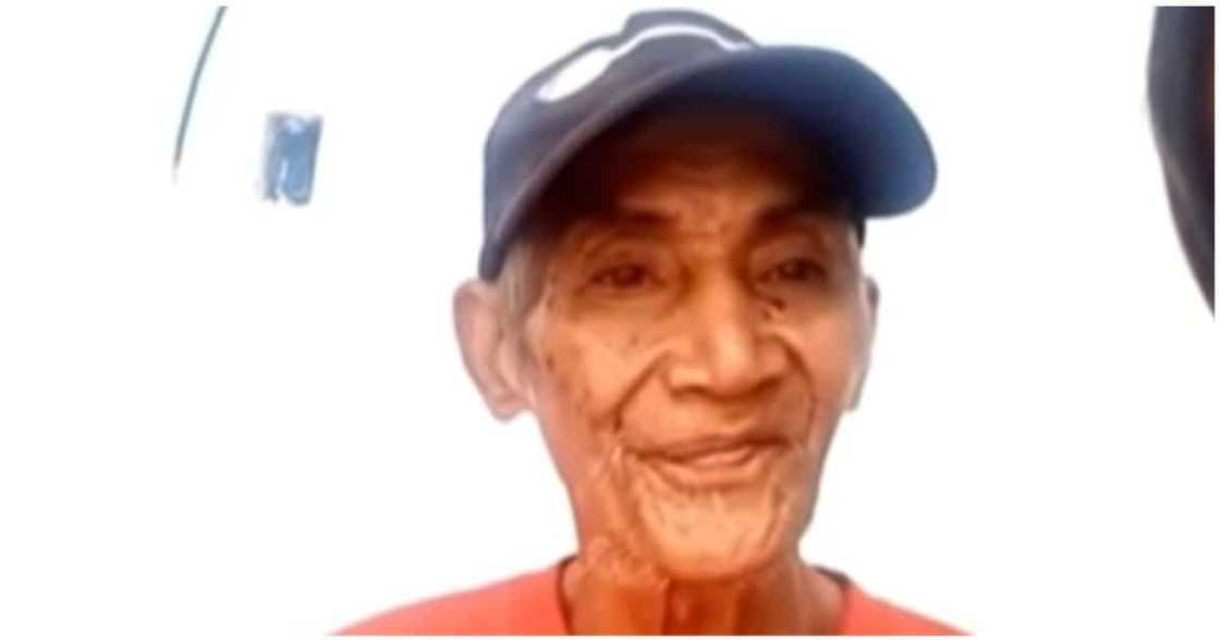 Lolo na umaakyat ng puno para kumita ng pera, natulungan ng RTIA Lolo na umaakyat ng puno para kumita ng pera, natulungan ng RTIA
