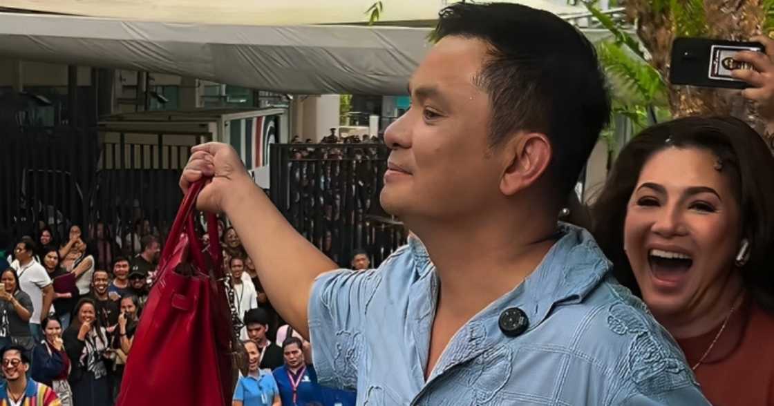 Eksena ni Ogie Alcasid sa fire drill sa ABS-CBN compound, kinagiliwan Eksena ni Ogie Alcasid sa fire drill sa ABS-CBN compound, kinagiliwan