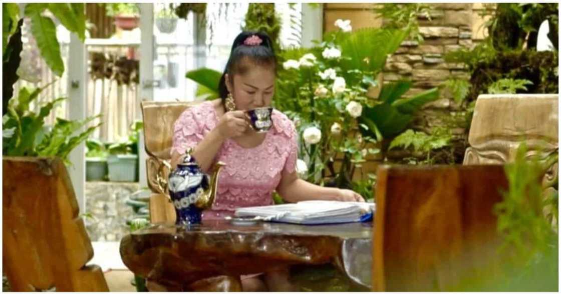 Dating asin vendor na naging OFW, nakapagpatayo na ng mala-mansyong tahanan Dating asin vendor na naging OFW, nakapagpatayo na ng mala-mansyong tahanan