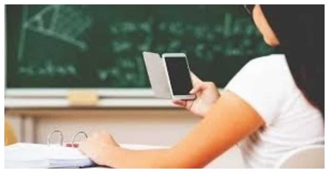 DepEd, 1999 pa ipinagbawal magdala ng gadgets ang elementary at HS students DepEd, 1999 pa ipinagbawal magdala ng gadgets ang elementary at HS students