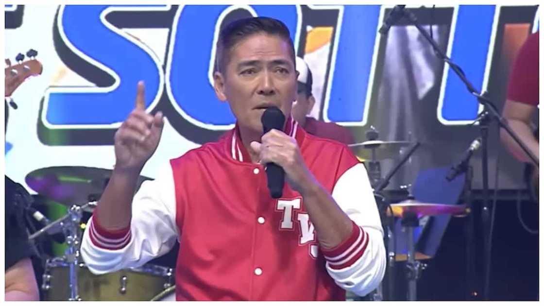 Vic Sotto, "TVJ" ang nag-iisang mensahe sa para sa kanyang kaarawan Vic Sotto, "TVJ" ang nag-iisang mensahe sa para sa kanyang kaarawan