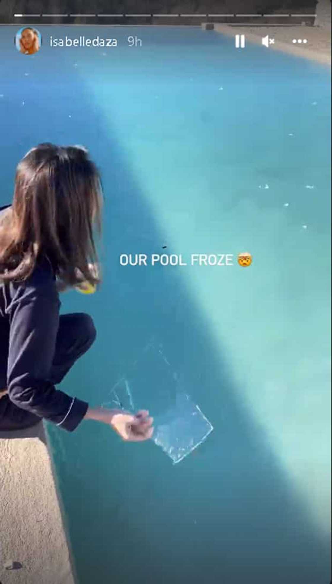 Nico Bolzico, matapang na tumalon sa frozen swimming pool Nico Bolzico, matapang na tumalon sa frozen swimming pool