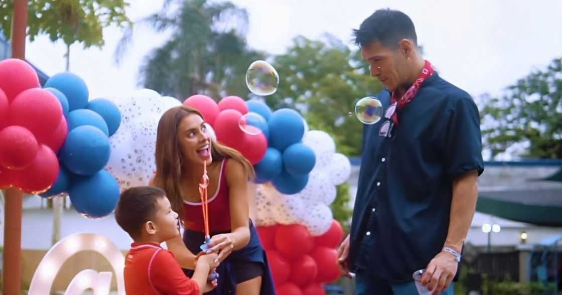 Max Collins, ipinasilip ang masayang pool party ni Skye sa isang video Max Collins, ipinasilip ang masayang pool party ni Skye sa isang video